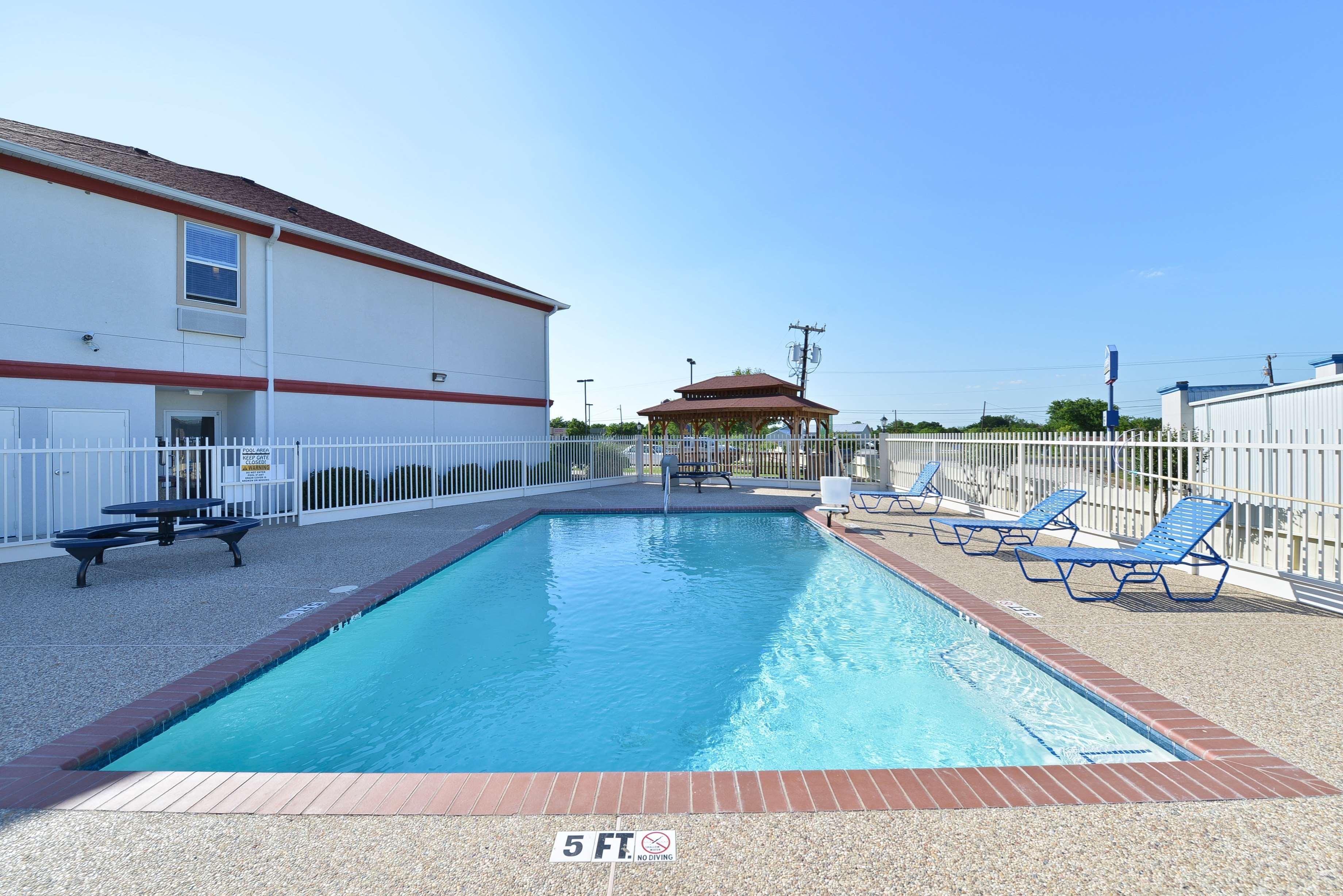 Best Western Limestone Inn And Suites Mexia Exterior photo